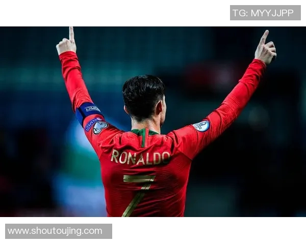 足球巨星脚下风采展现：揭秘顶级球员的控球技巧与进攻艺术